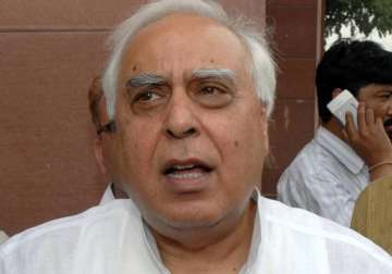 sibal tries to bring on board opp on key education bills