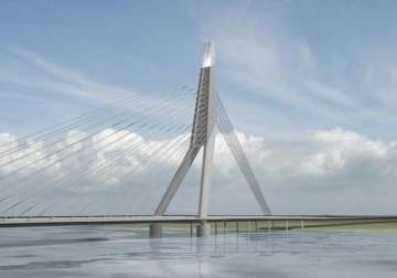 signature bridge at wazirabad to be delayed till end 2014 sheila