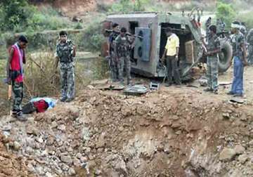 six policemen killed in landmine blast in bihar