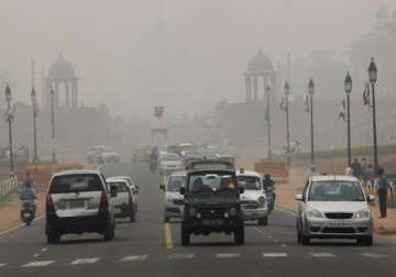 smog cover continues in delhi