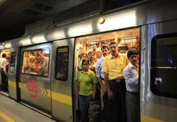 snag hits delhi metro