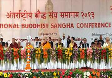 snake disrupts international buddhisht conference in odisha