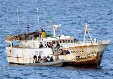 somalian pirates release 28 indian sailors