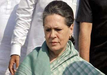 sonia gandhi meets rape victim at aiims