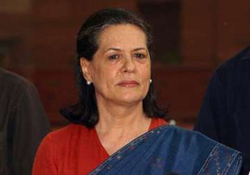 sonia hosts dinner for cong mps