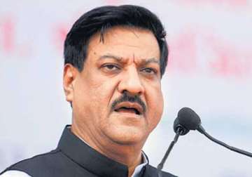 sonia pm briefed about mantralaya fire says chavan