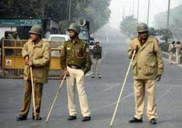speeding chevrolet car kills 3 in delhi