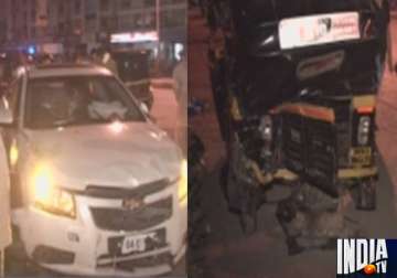 speeding car hits autos in mumbai 4 injured