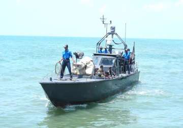 sri lankan navy arrests 38 indian fishermen