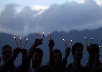 srinagar students stage candlelight protest against delhi gang rape