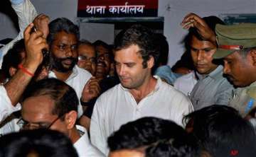 stampede like situation at rahul s convention after short circuit