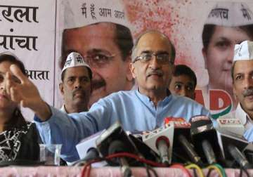 stop centre from giving oil field to essar aap writes to ec