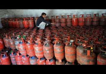stop hiking number of subsidized lpg cylinders from 6 to 9 till gujarat polls are over ec directs centre