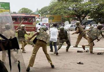 students create ruckus in lucknow over minor dispute