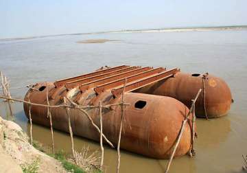 pontoon bridge on yamuna washed away in delhi