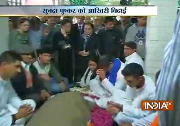 sunanda pushkar cremated autopsy report in 48 hours