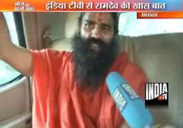 swami ramdev asks people not to pay tax to govt