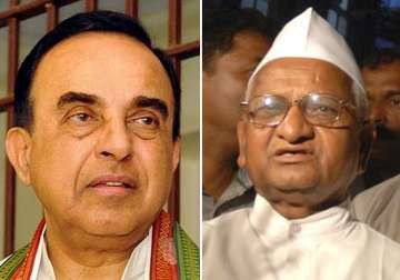 swamy ready to join hands with anna but says his team unwilling