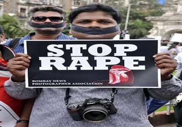tn journalists condemn mumbai gang rape stages protest
