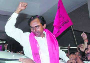 trs chief holds sit in at rajghat to press for telangana