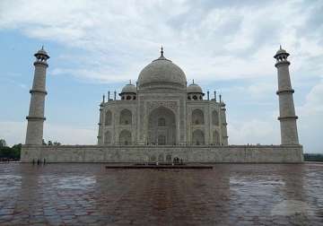 taj sparkles after rain