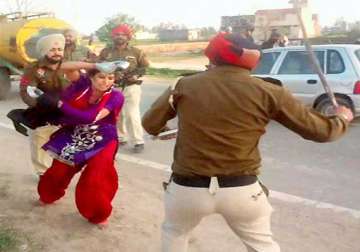 tarn taran thrashing victim attempts to barge into punjab assembly