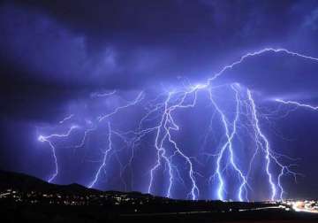 ten dead in lightning strike in bihar