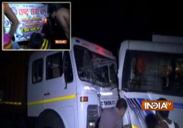 speeding container runs over sleeping pilgrims in bihar 12 dead
