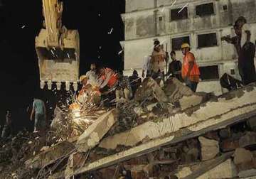 thane building collapse 2 more civic employees arrested