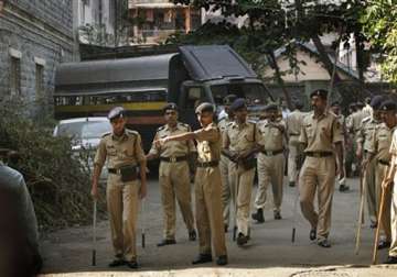 thane 3 cops injured as bombs kept in dog squad office go off