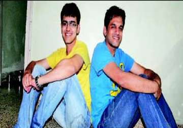 thane brothers score 99.8 percentile in cat