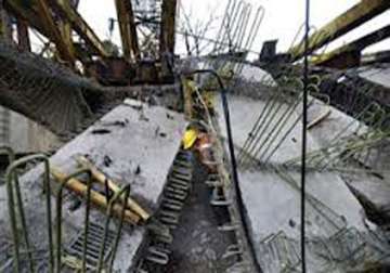 three arrested for mumbai bridge collapse