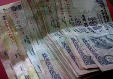 three held with fake notes of rs.6.5 lakh seized