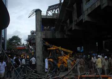 three killed as slab from bridge crashes in mumbai