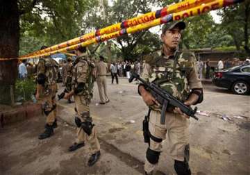 three men arrested with arms in delhi