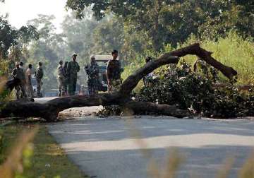 three crpf personnel killed in encounter with maoists in jharkhand