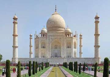 top 10 spectacular man made structures in india