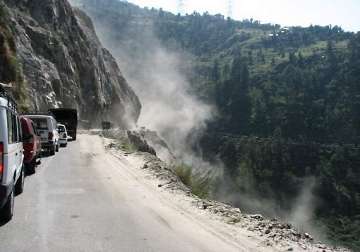 traffic resumes on manali leh highway