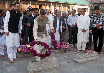 tributes to 1931 martyrs amid separatist shutdown in srinagar