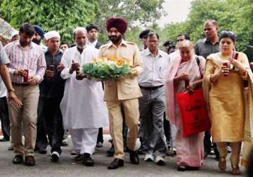 tributes paid to victims of delhi high court blast