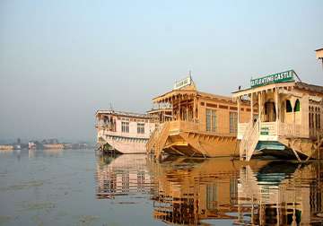 twin dockyards formed for dal lake houseboats