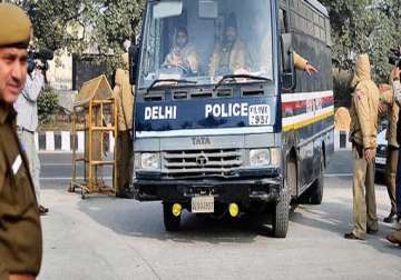 two delhi police personnel dismissed for rape attempt
