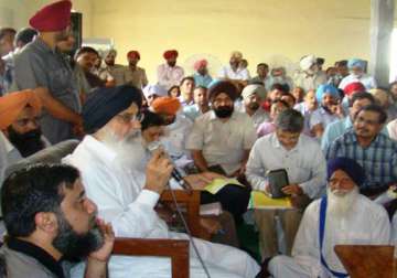 two sad groups clash in punjab