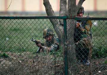 two jawans injured in gun battle with militants in kashmir