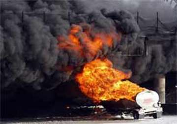 two killed and 20 injured after explosion of tanker