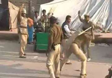 up police lathicharge students in allahabad