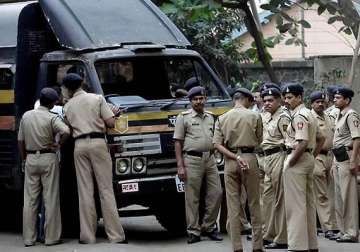up cop s two murderers held in mumbai