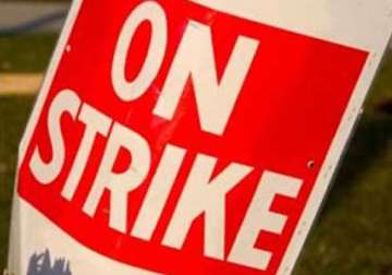 up govt employees begin indefinite strike