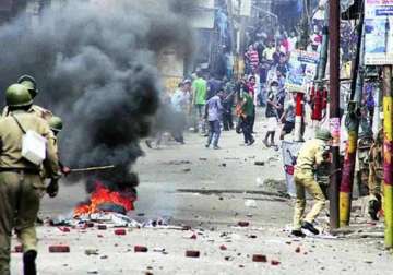 up govt orders high level administrative inquiry into saharanpur clashes