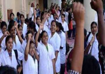 up junior doctors begin fast jailed medics released